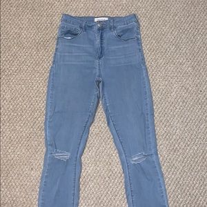 Light wash ripped jeans!